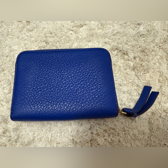 Like New Tory Burch T‑Monogram Contrast Embossed Small Envelope Wallet - Picture 2 of 9